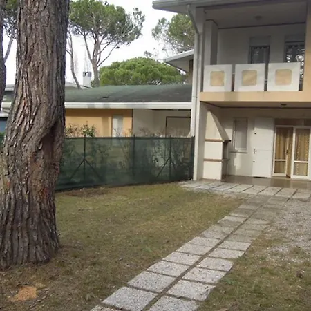 Sunny Garden Retreat Near The Sea Daire