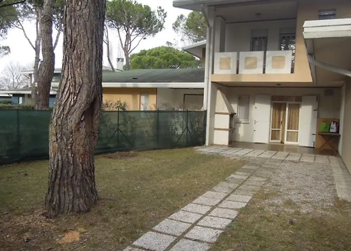 Sunny Garden Retreat Near The Sea Apartman