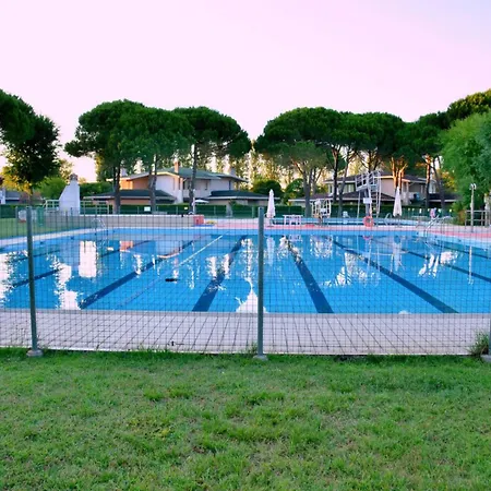 Sunny Garden Retreat Near The Sea Appartement *