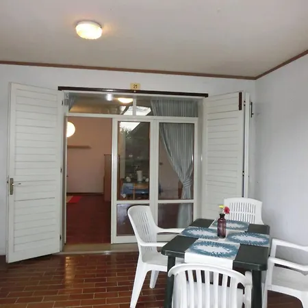 Family Townhouse With Fenced Fireplace Garden Daire Bibione